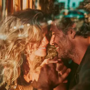 Ο Πλούτωνας τους χώρισε και ο Δίας τους ξανάφερε κοντά: ένας έρωτας που πέρασε από φωτιά και βγήκε πιο δυνατός